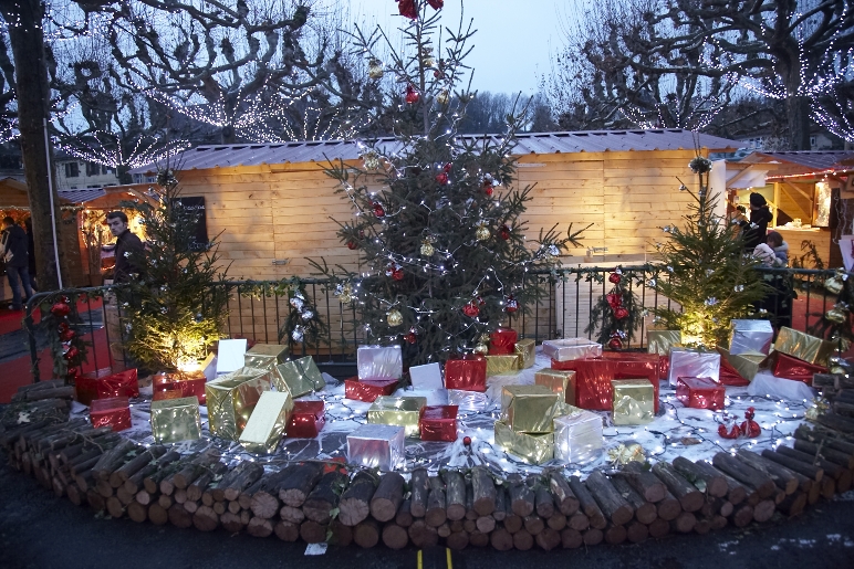 Marché de noël et patinoire à Sarlat