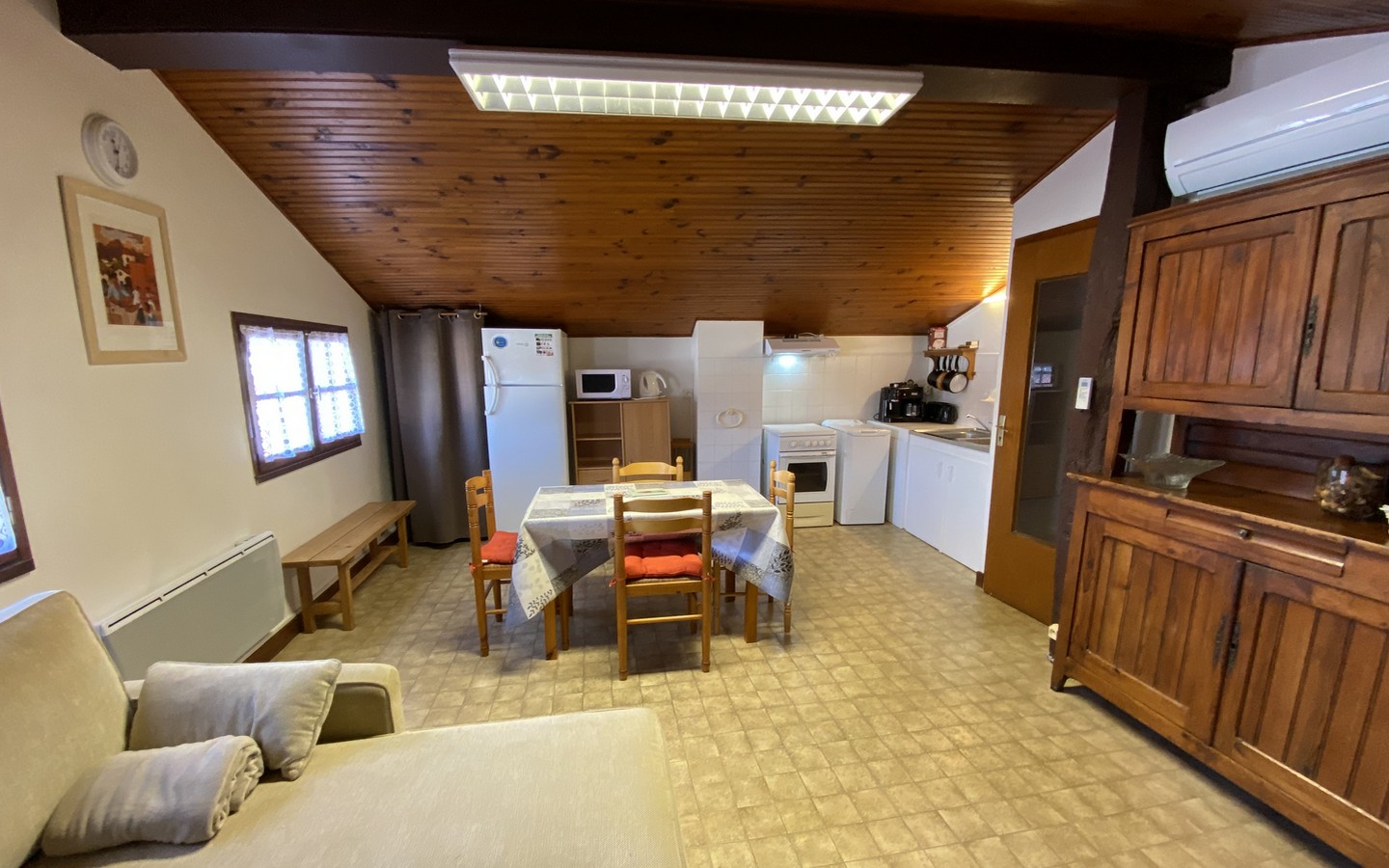 Location 108 Saint Esteben