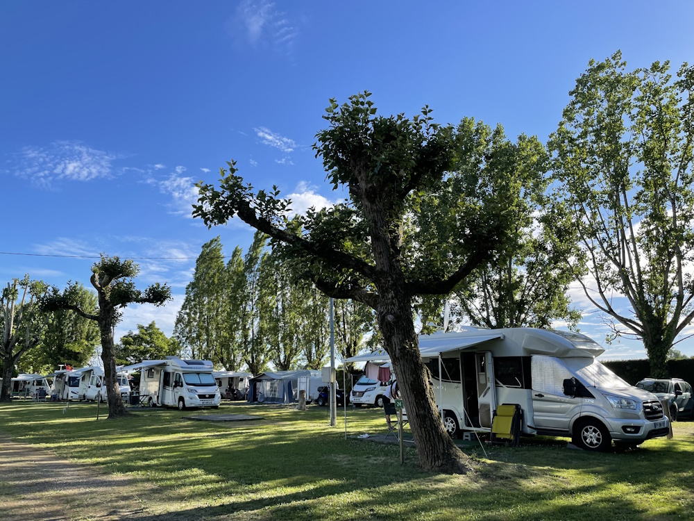 Aire naturelle et camping à la ferme La Grange