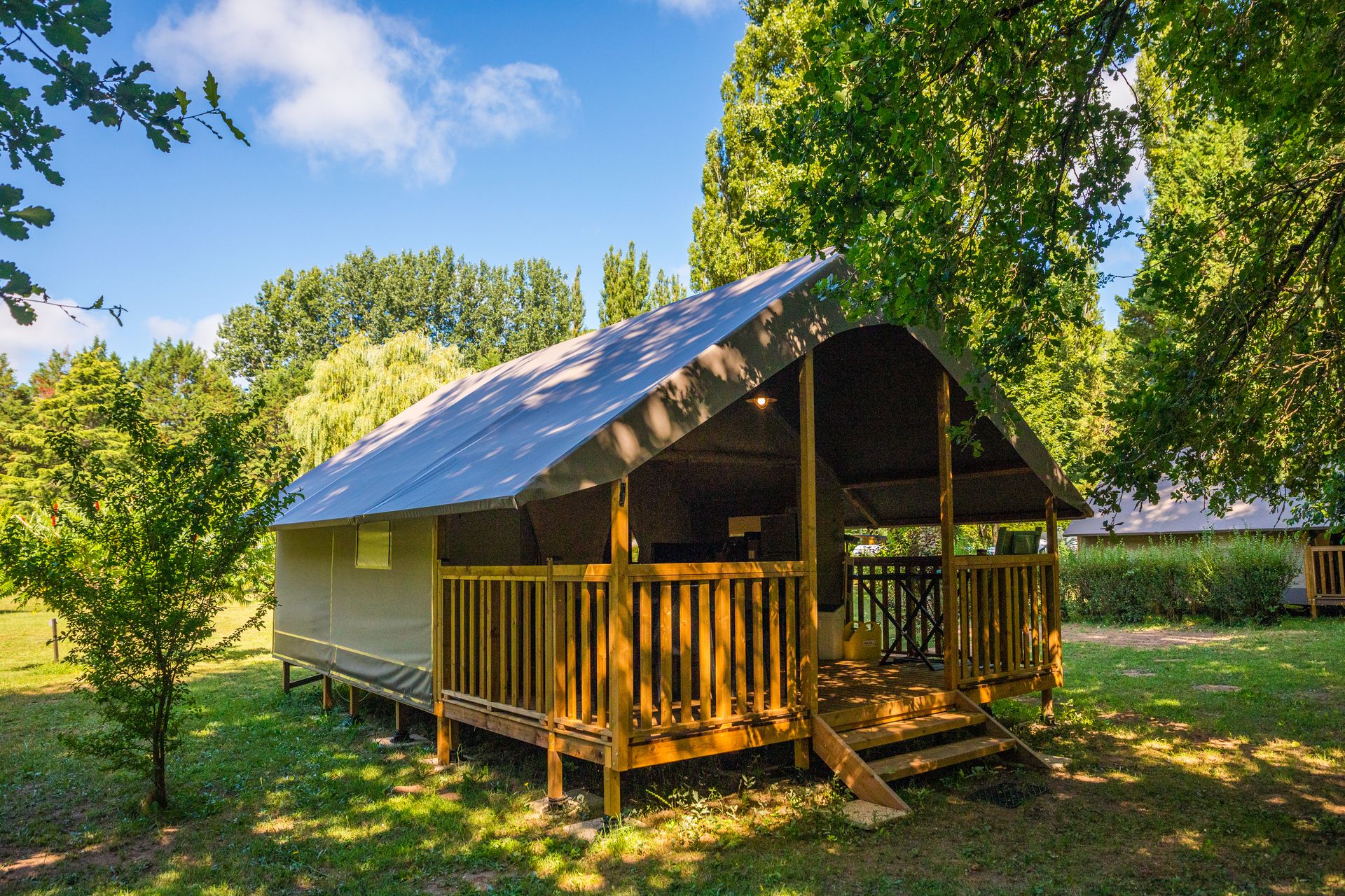 1- Lodge