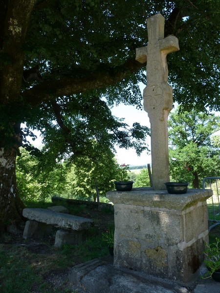 Croix de Soudaine-Lavinadière