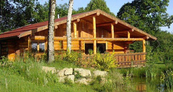 Gite insolites: Domaine de la Vergnolle "Fustes en bois le pêcheur"
