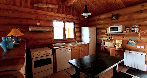 Gîte insolites - Domaine de la Vergnolle - Fustes en bois le pêcheur