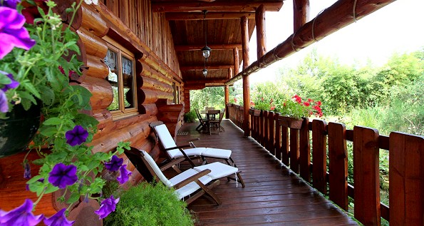 Gîte insolites - Domaine de la Vergnolle - Fustes en bois le pêcheur