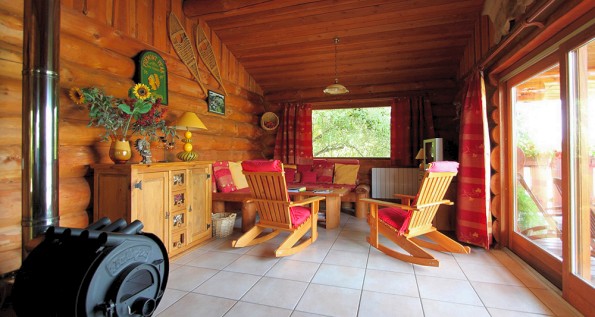 Gîte insolite - Domaine de la Vergnolle Fustes en bois le Trappeur'