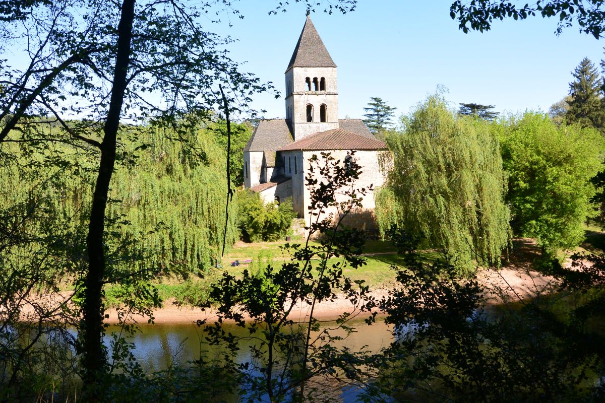 Saint-Léon-sur-Vézère en écomobilité - Un plus beau Village de France dans les bras de la Vézère