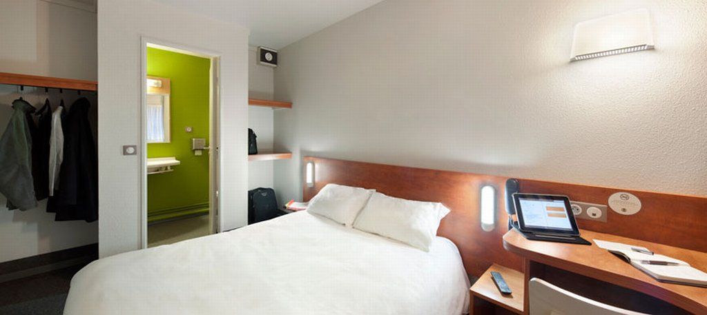 Hôtel B&B - 2