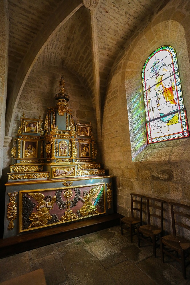 Retable du XVII° s (Eglise St-Jacques)