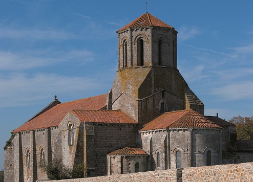 Eglise Saint-Pierre-de-Parthenay-le-Vieux