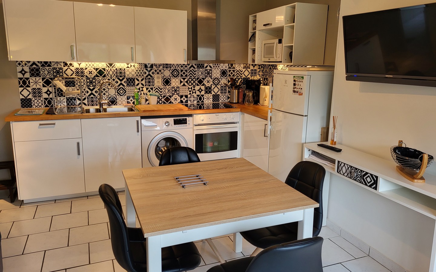 Location 77 Pierry