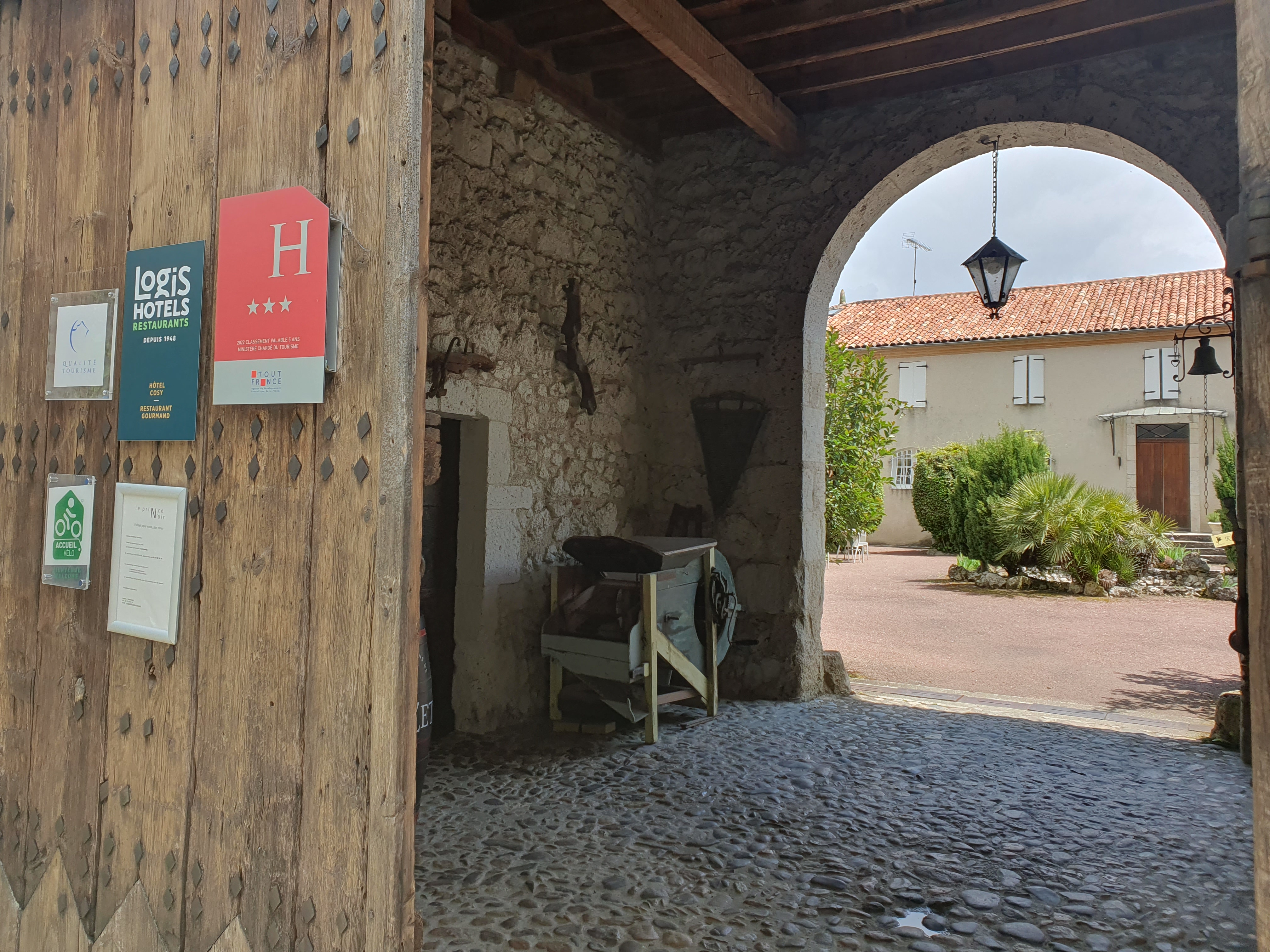 Le Prince Noir - Hôtel-Restaurant