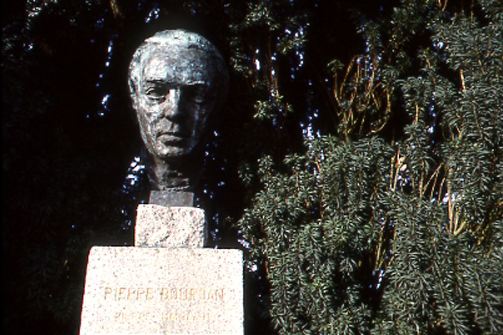 Stèle de Pierre Bourdan