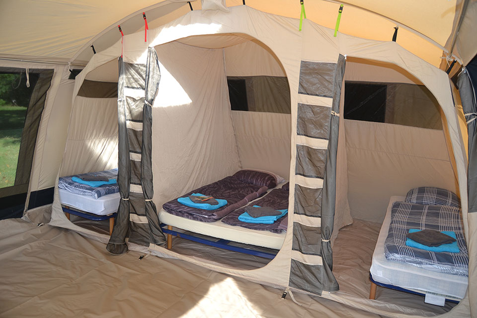 Tente tunnel 'Chevreuil' - Camping Dun le Palestel
