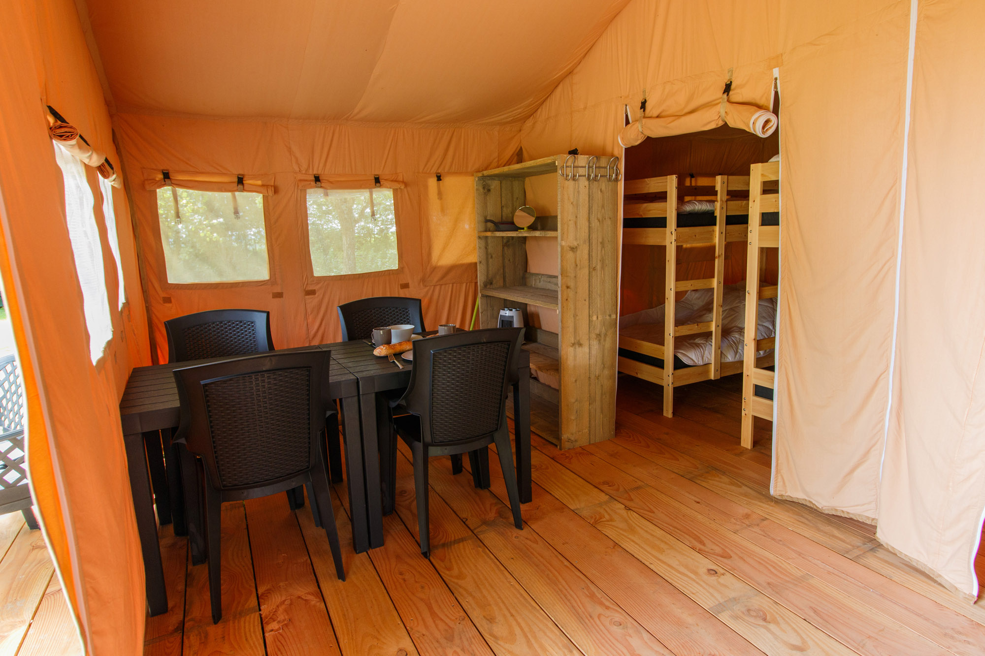 Tente safari 'Papillon' - Camping Dun le Palestel