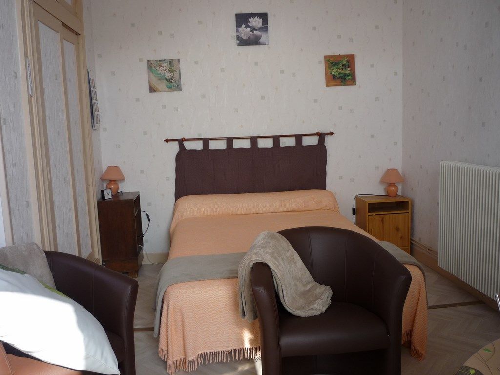 Studio au 1er étage