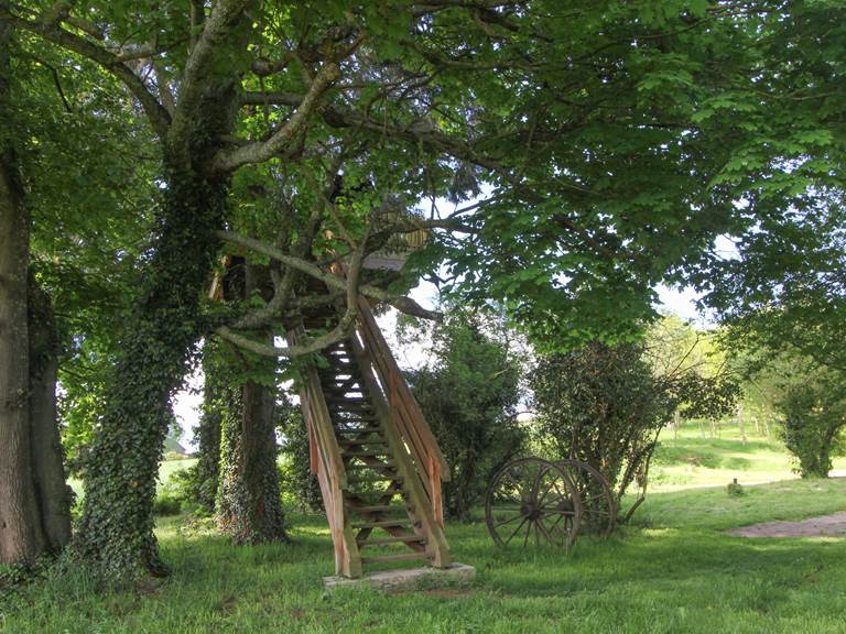 Cabane perchée 2 personnes - Domaine de la Couture