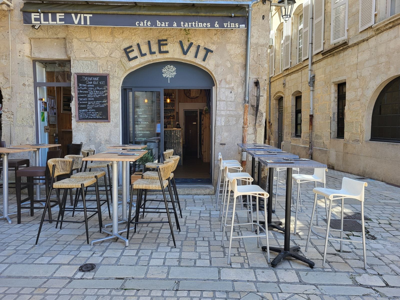 ELLE VIT