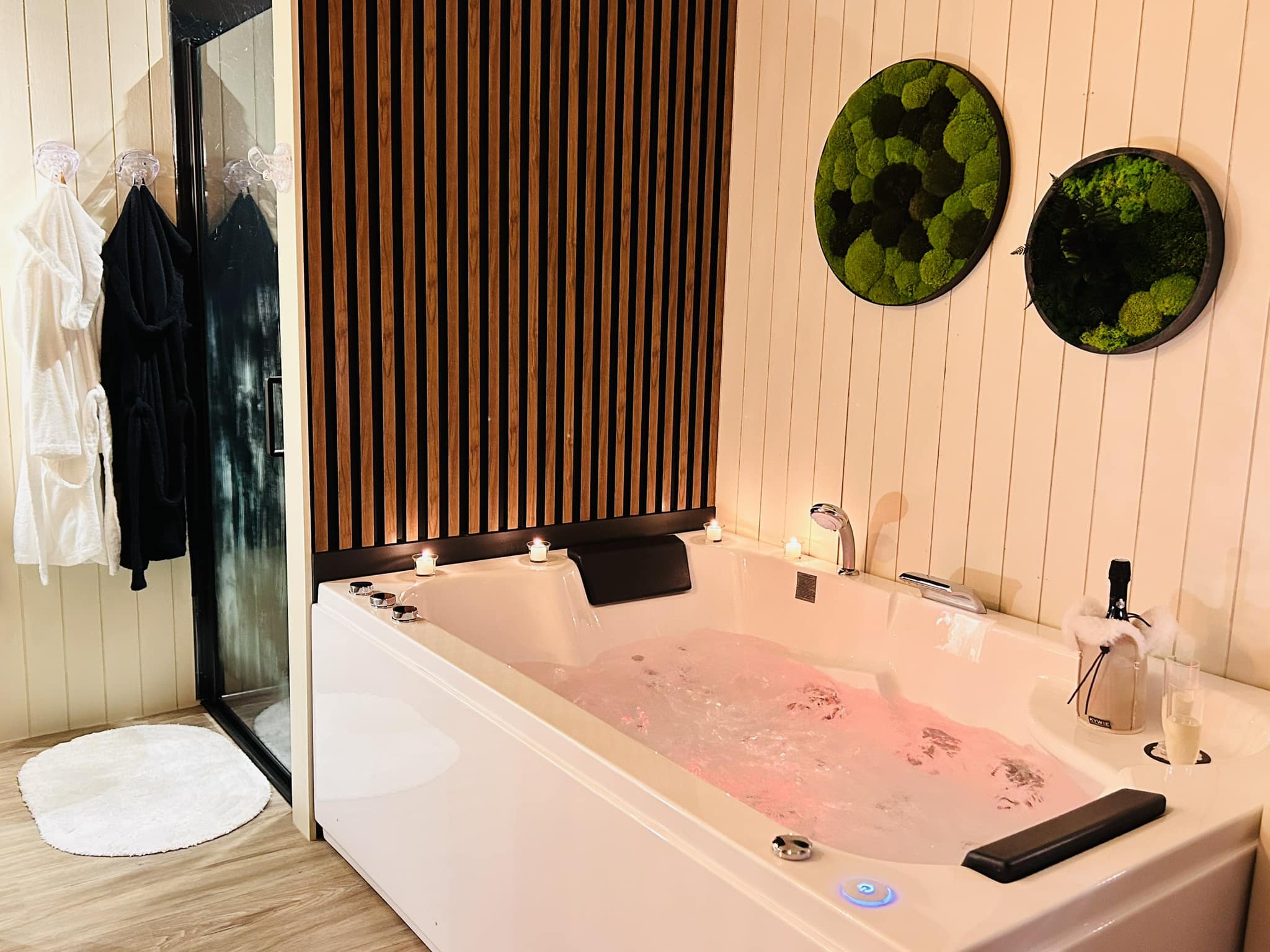 Tiny House and spa