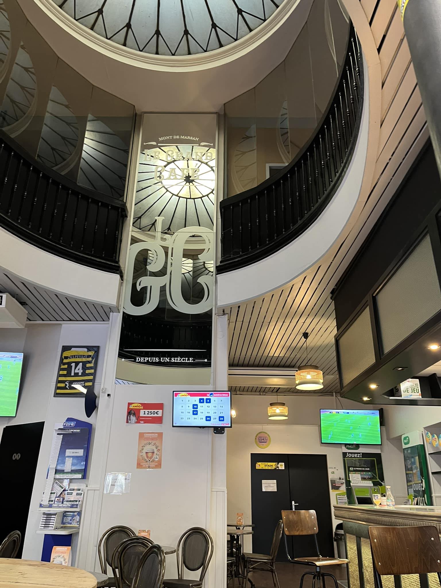Le Grand Café