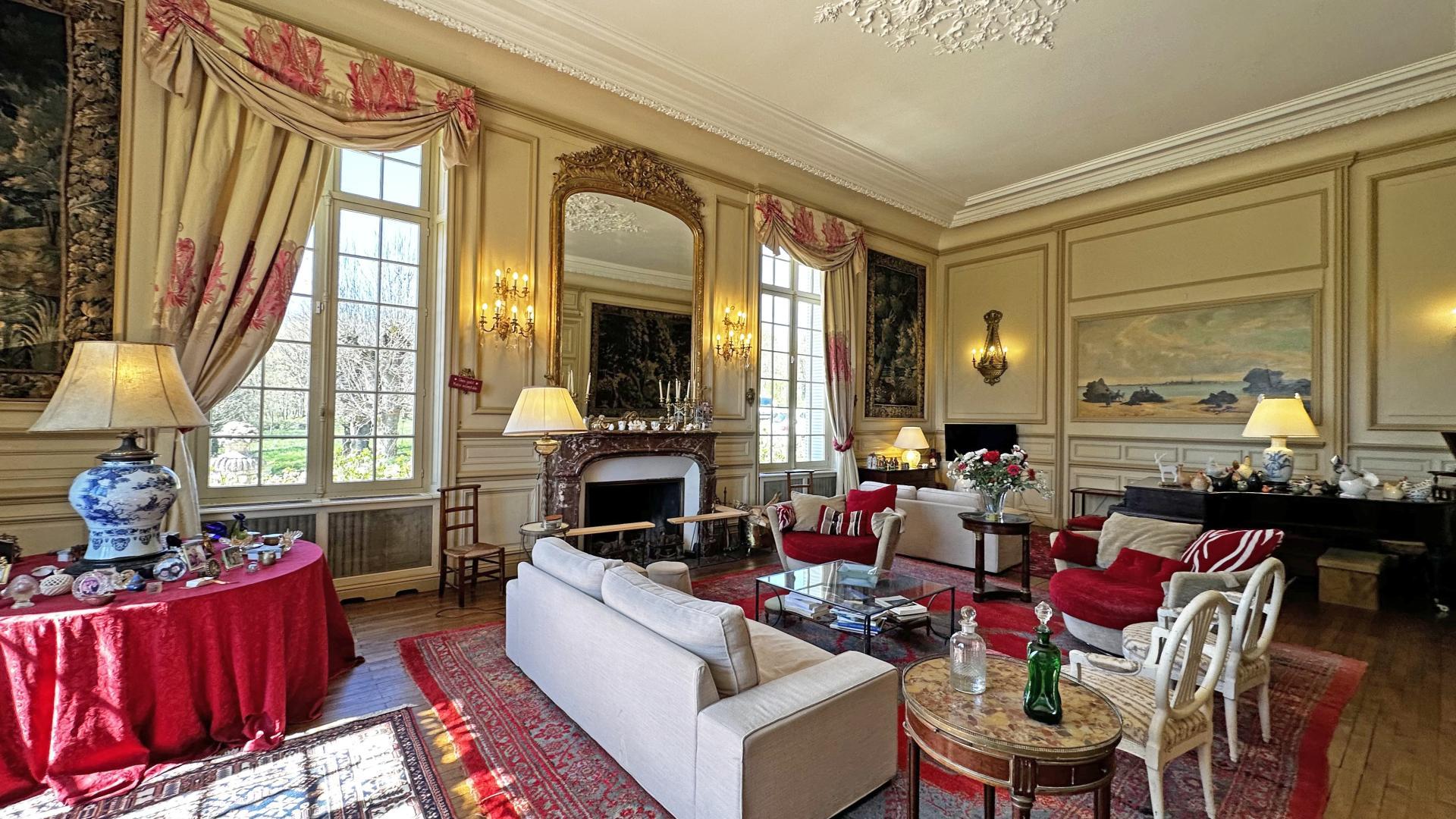 Le Château de la Chabroulie