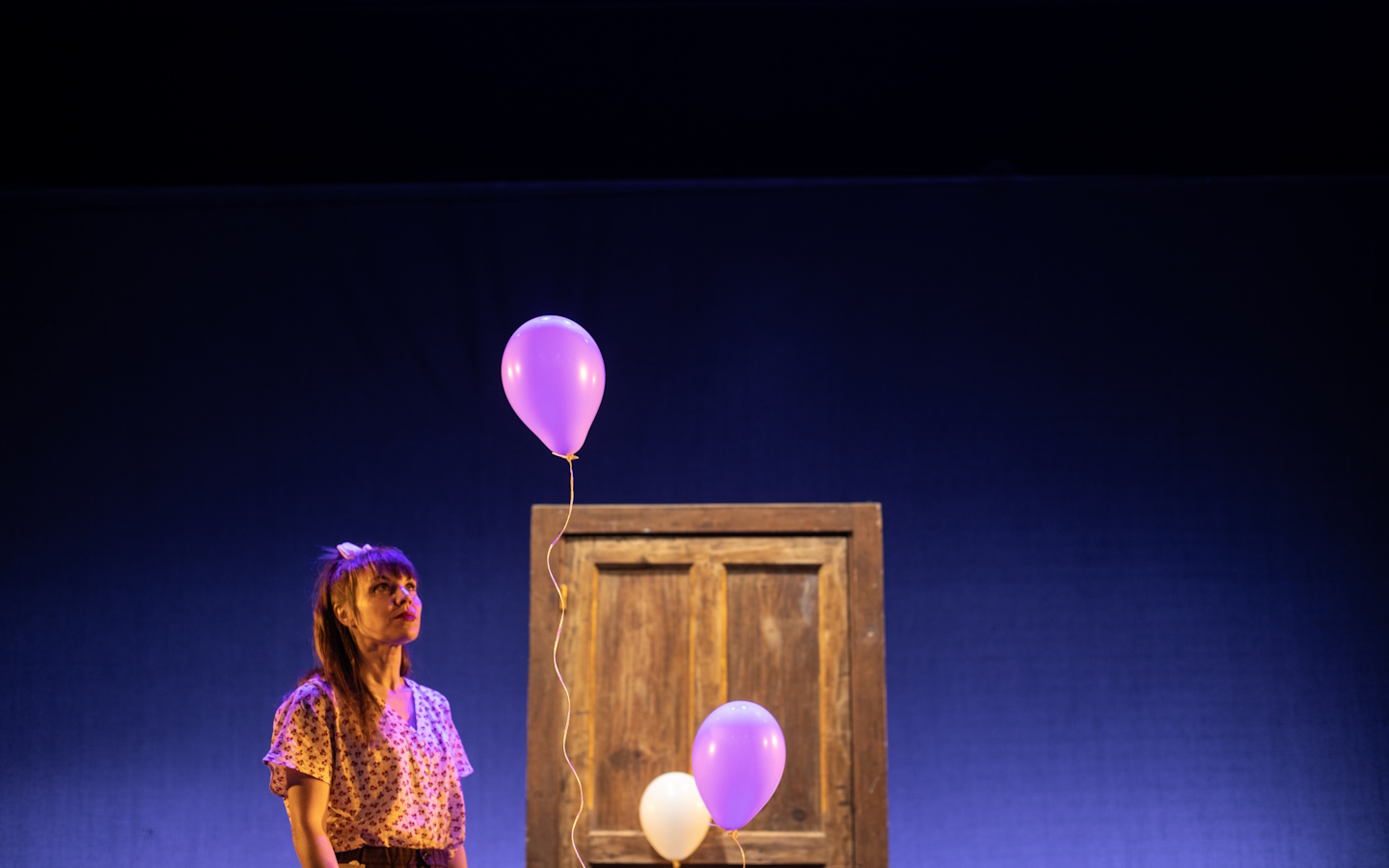 Théâtre visuel et musical en direct : Atearen Bestaldean