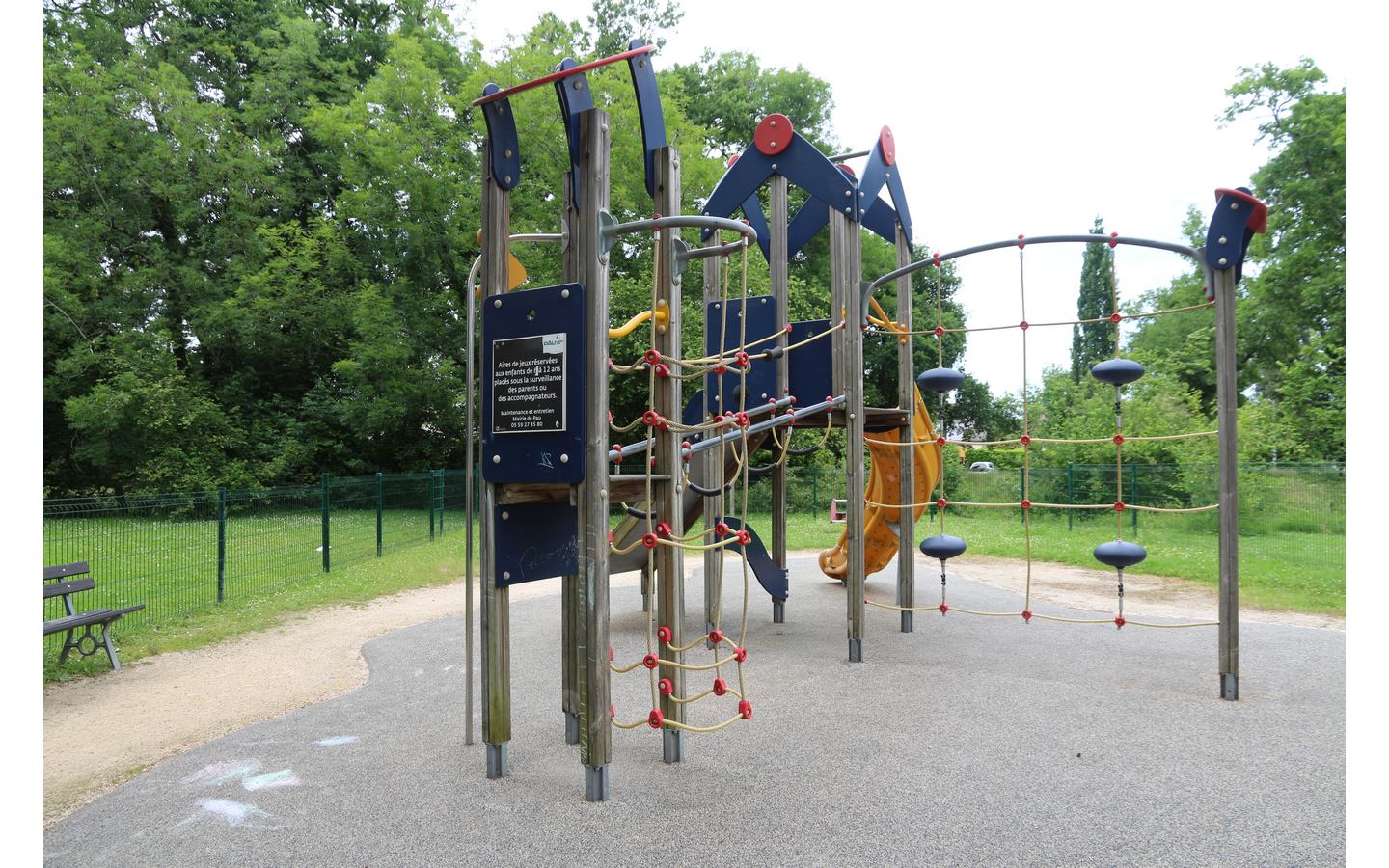 Aire de jeux-  Du Ruisseau de L' Ousse