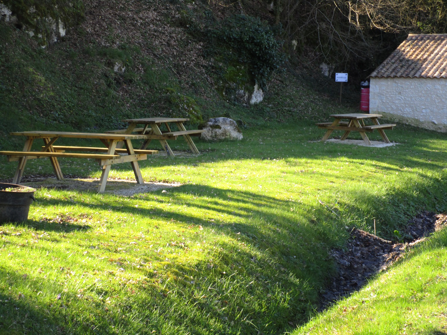 Aire de pique-nique à Saint-Sernin