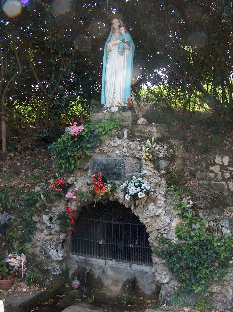 Fontaine de dévotion - Ambrus