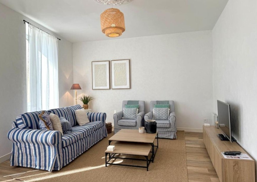 Appartement de luxe avec vue sur le marché de la ville historique