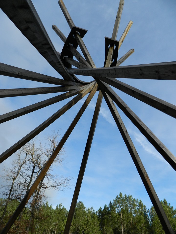 La Forêt d'Art Contemporain : Coeur Chaud Bois d'Aquitaine, oeuvre n°01