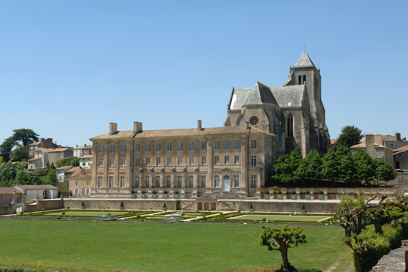 Autour de l'Abbaye, le chemin de l'inspiration - Celles-sur-Belle