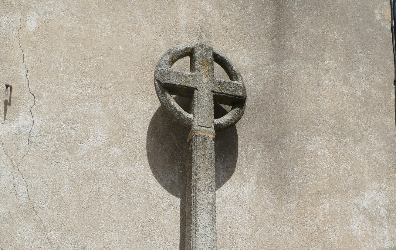 Croix cerclée