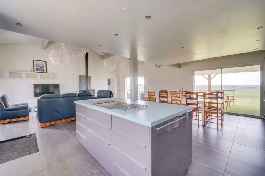 Grand gîte 12 personnes avec piscine et billard
