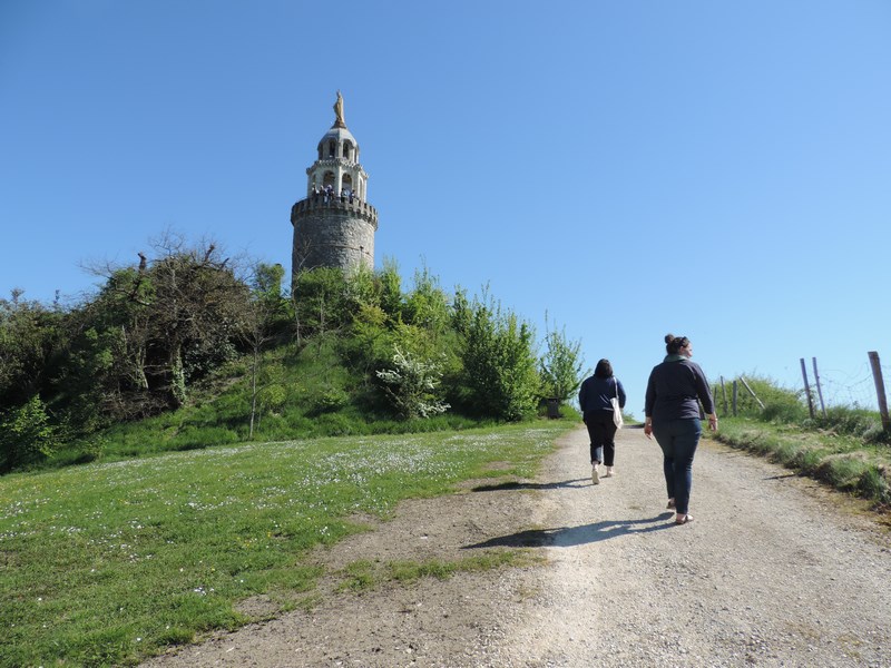 Butte de la vierge à Monbahus