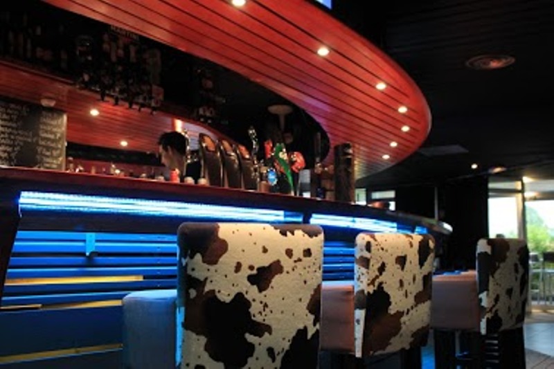Le Surf Café