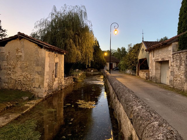 Arrêt sur Village - LISLE