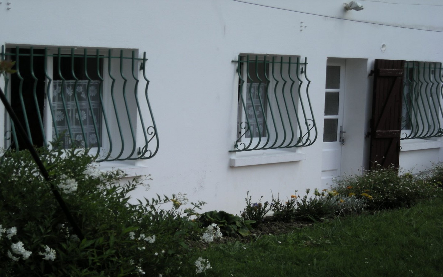 Location 44 Caillon