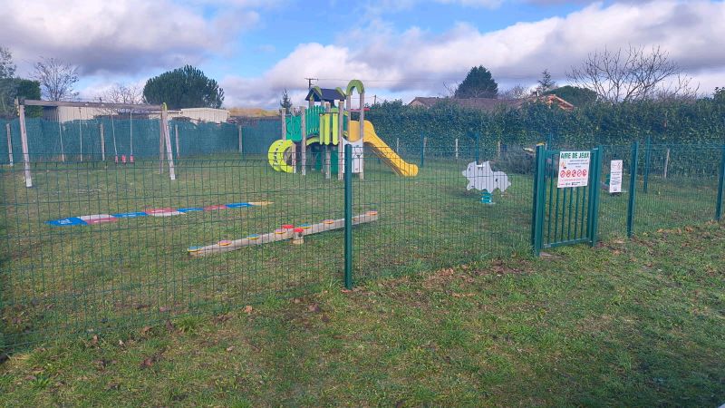 Aire de jeux de Cantillac Aire de jeux de Cantillac