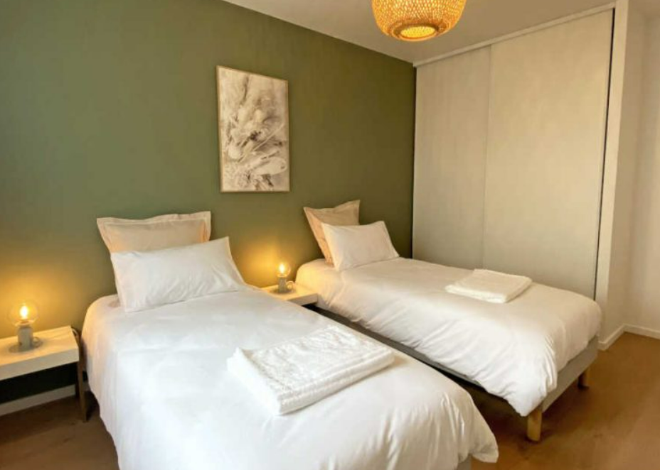 Break Isle Bed