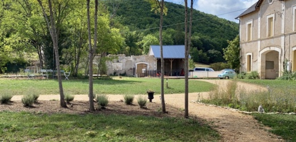 La cour de la Fleunie - Gîte 3
