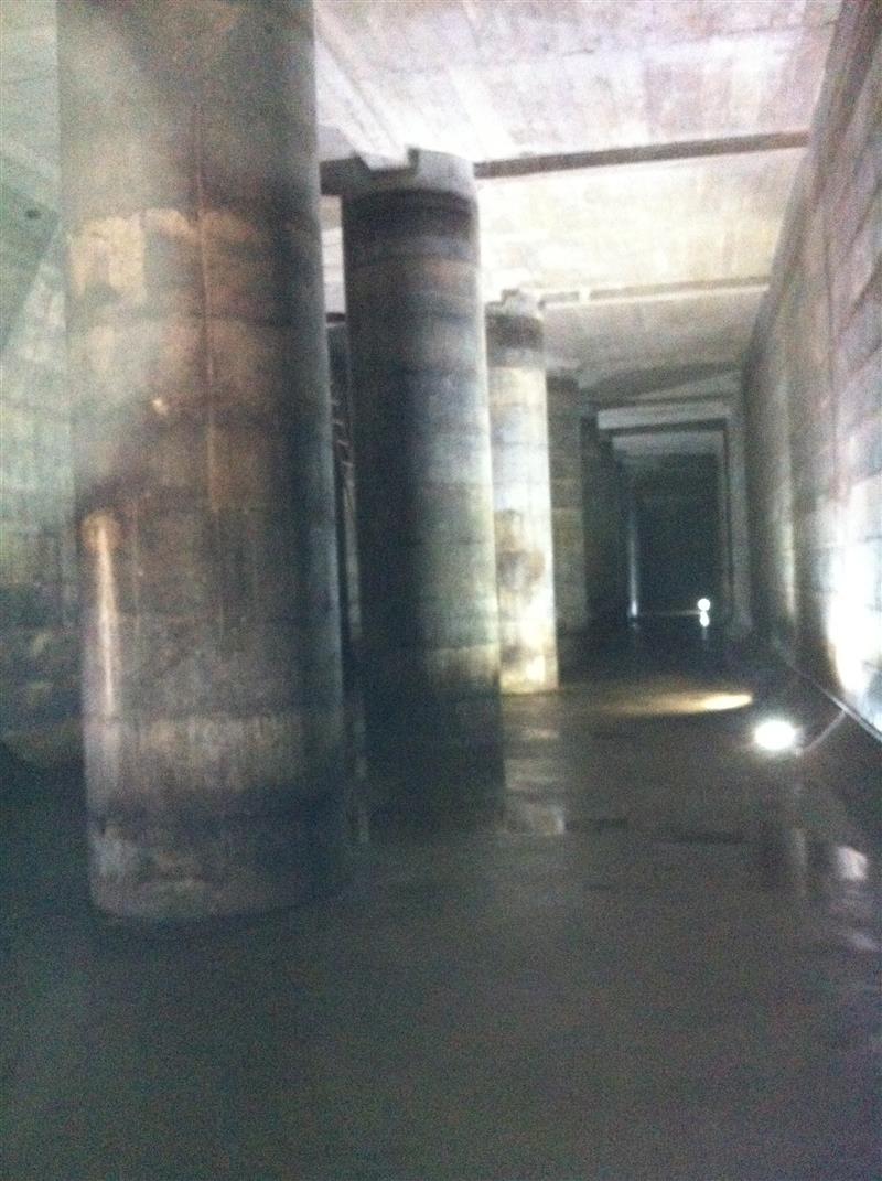 Oil tank