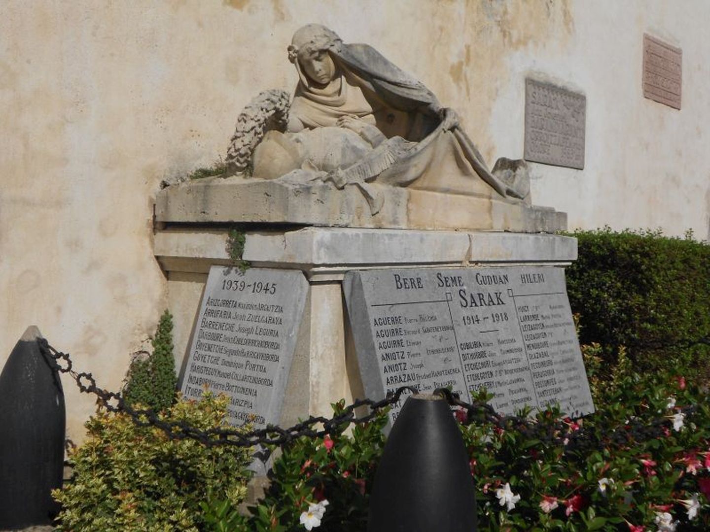 Monument aux morts 14-18, 39-45 et 1960 (Algérie)