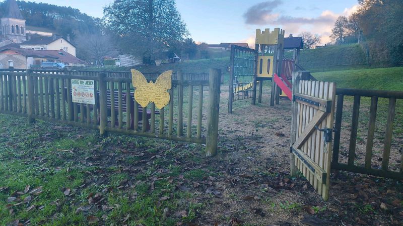 Aire de jeux d'Eyvirat Aire de jeux d'Eyvirat