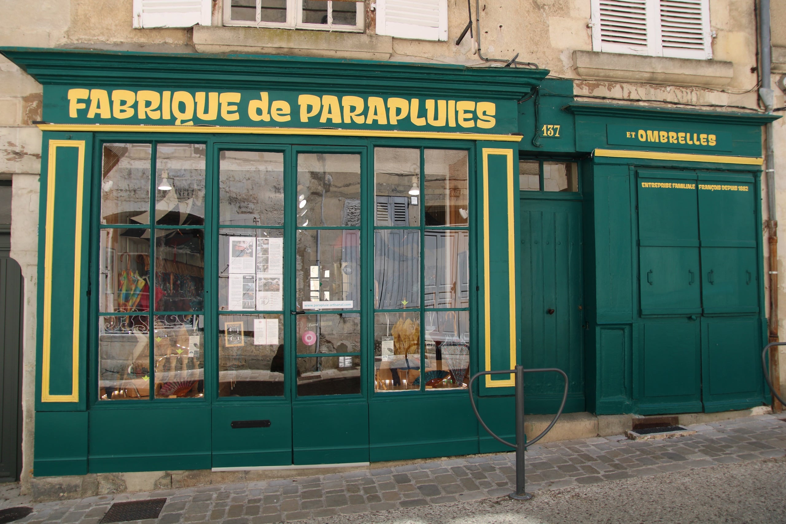 Fabrique de Parapluies & Ombrelles | François depuis 1882