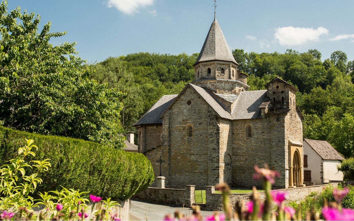 Église romane de l'Hôpital-Saint-Blaise - un joyau UNESCO en son et lumière