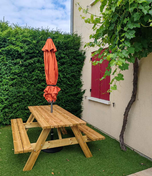 Gîte du noyer - écrin de verdure - piscine
