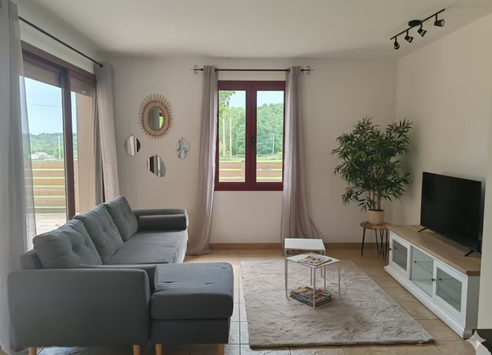 Gîte du Pin - campagne et nature - piscine