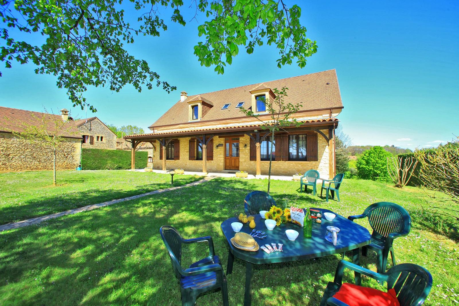 Combas Village de gites - Gîte Robhéline