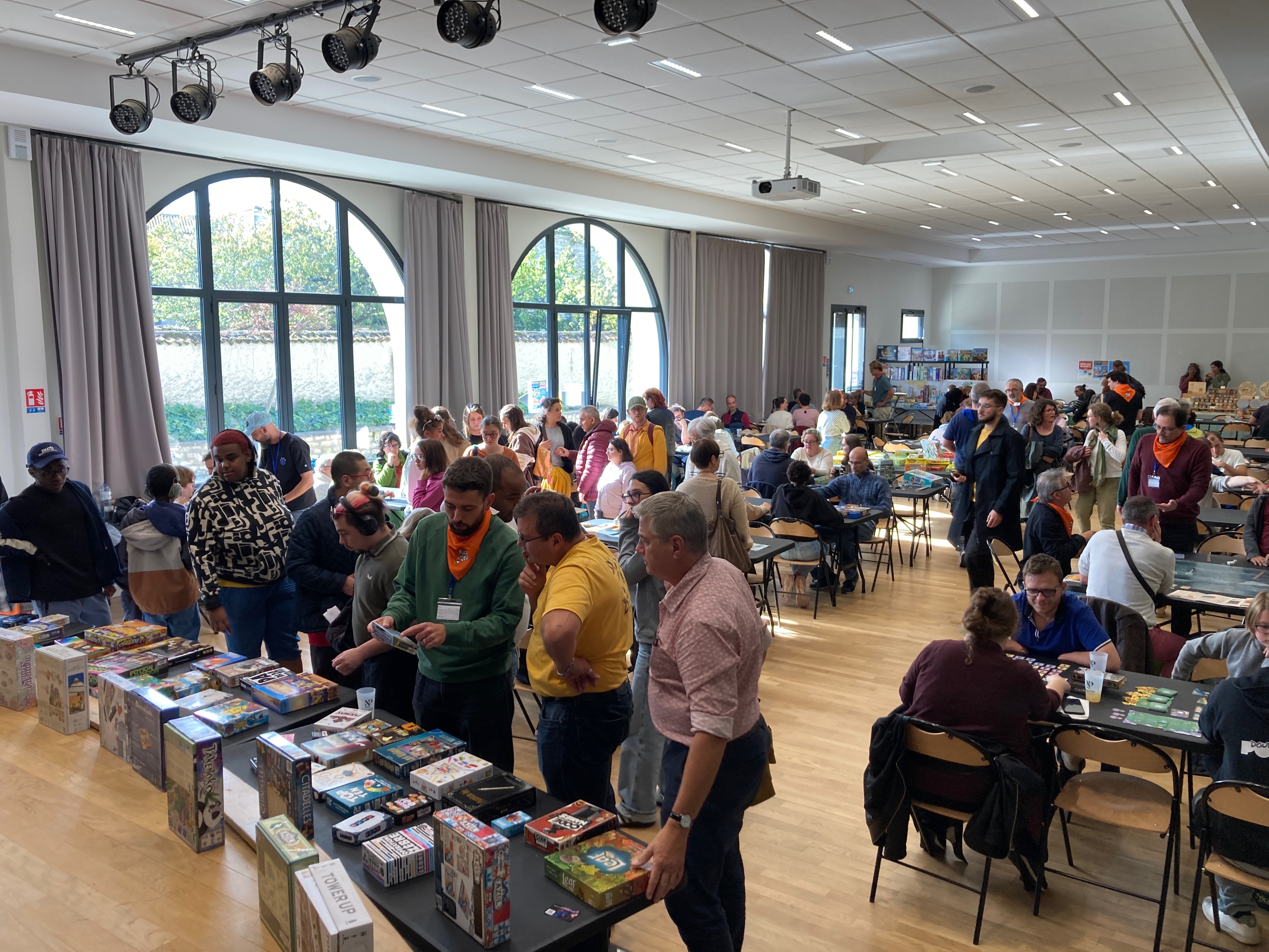 Grande Salle de Jeux Société