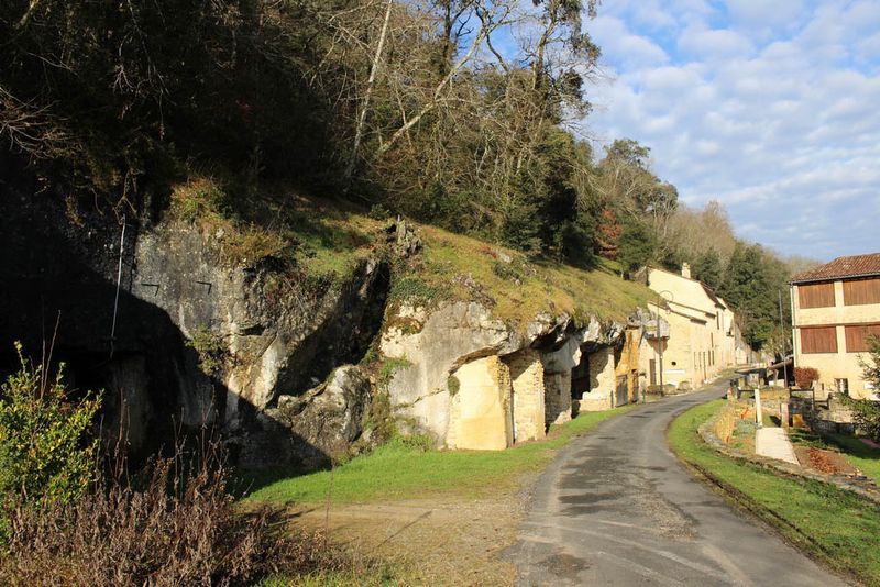 Boucle du village - Couze et Saint Front